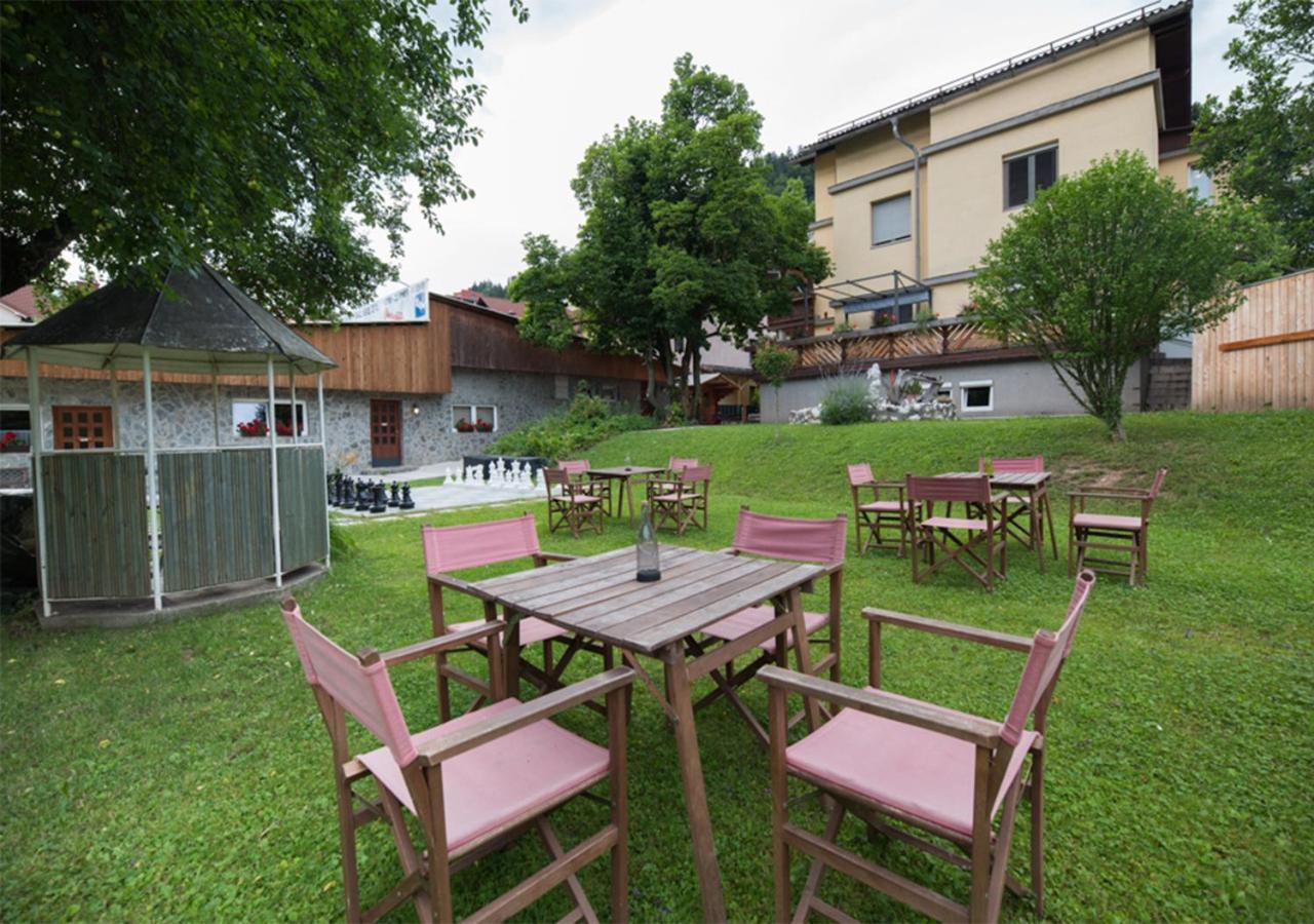 Hotel Klub Zlata Ribica Jesenice Exterior foto